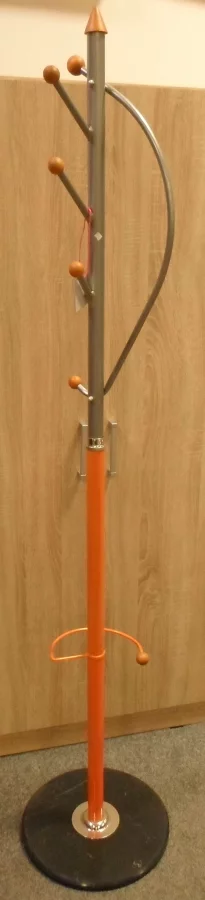 CHARLES - praktický stojanový věšák