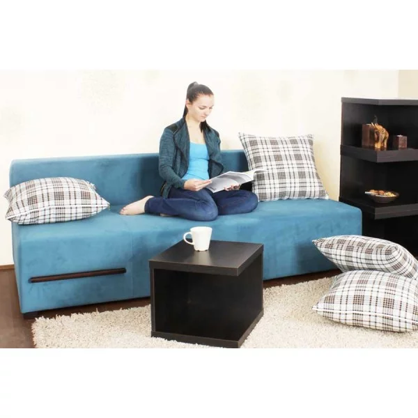 KANTON A68 - moderní pohovka s masivním prvkem